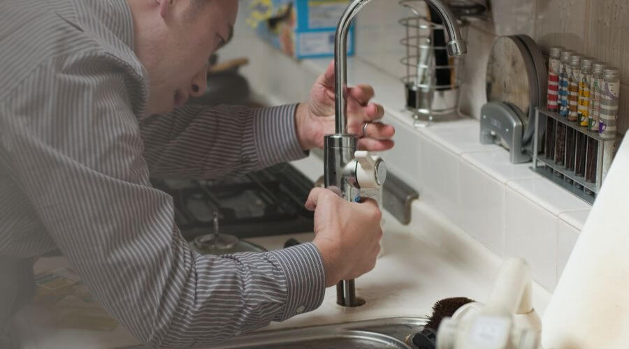 Expert burst pipe repair services in Reynolds, IN